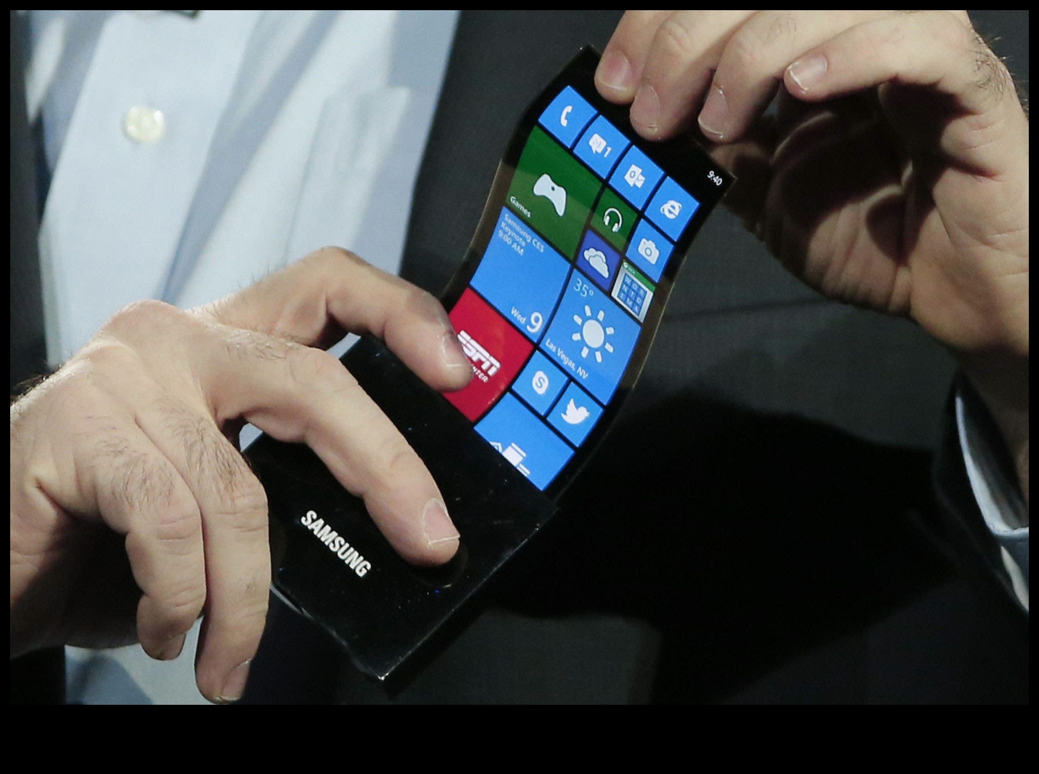 الهواتف المرنة: استكشاف إمكانات تقنية الشاشة القابلة للانحناء