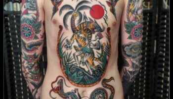 الكلاسيكيات الخالدة: الجمال الذي تم اختباره عبر الزمن في أنماط الوشم التقليدية