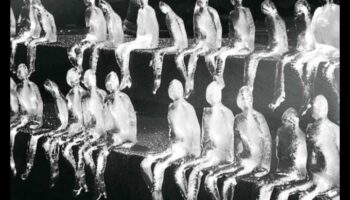 الجمال الزائل: التقاط اللحظات العابرة في فن الجسد التعبيري