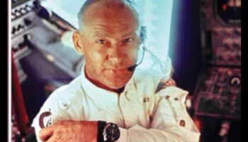 البدو الكونيون: التجوال في الاتساع باسم استكشاف الفضاء